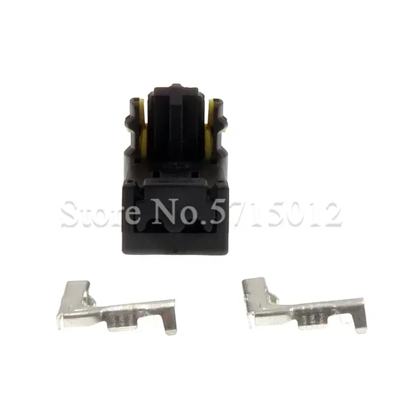 2 Hole SQSR-02H-1A-K Electircal Automotive Plug Auto Socket For Cars Roewe