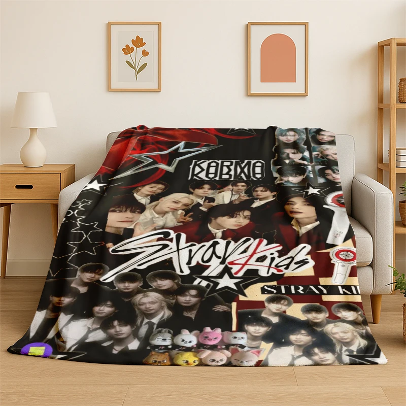 Kpop Stray Kids Music Star Flanelldecke, weiche, warme Überwurfdecke für Schlafzimmer, Wohnzimmer, Bett, Reisen, Camping, Picknick, Geschenk