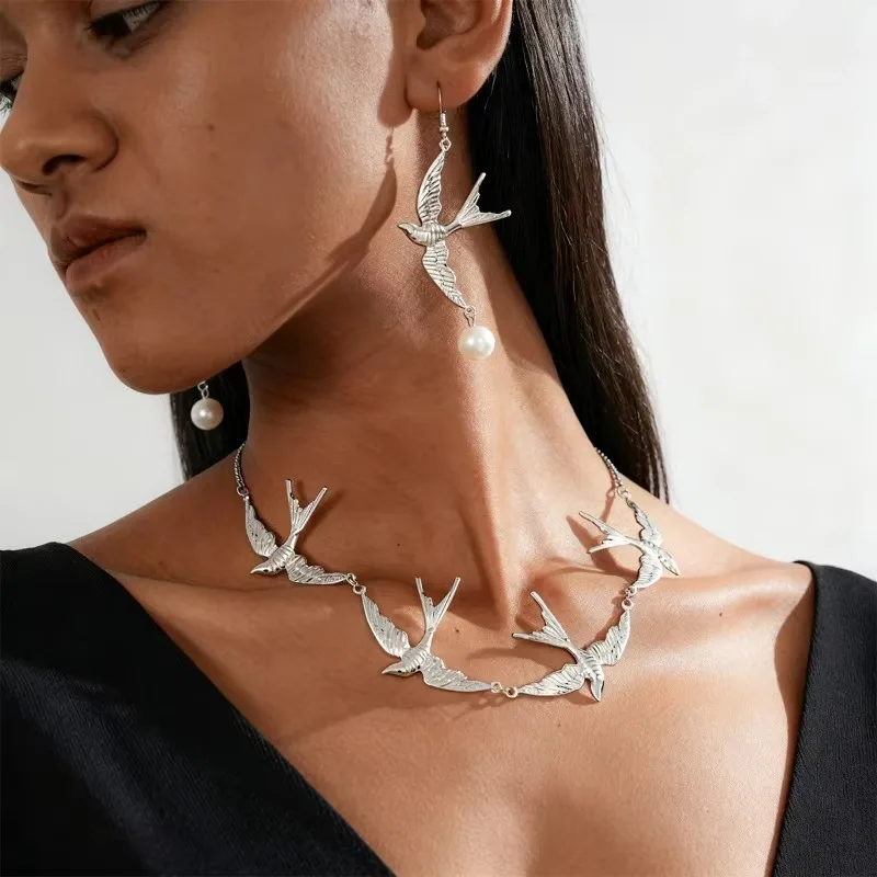 Metallic Swallow Jewelry Set Bird Pearl Necklace and Earrings Flying Sparrow Pendant Elegant Nature Accessory Gift for Her