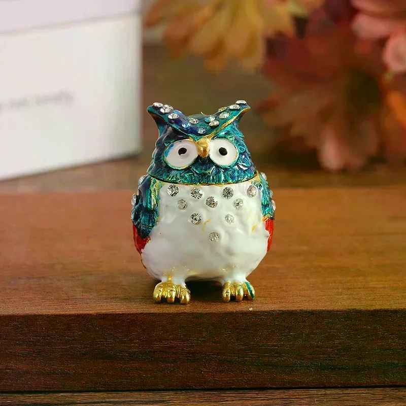 1 قطعة صندوق مجوهرات على شكل بومة من حجر الراين الملون ، صندوق صغير من المينا ، صندوق تخزين رائع لسطح المكتب لتخزين المجوهرات