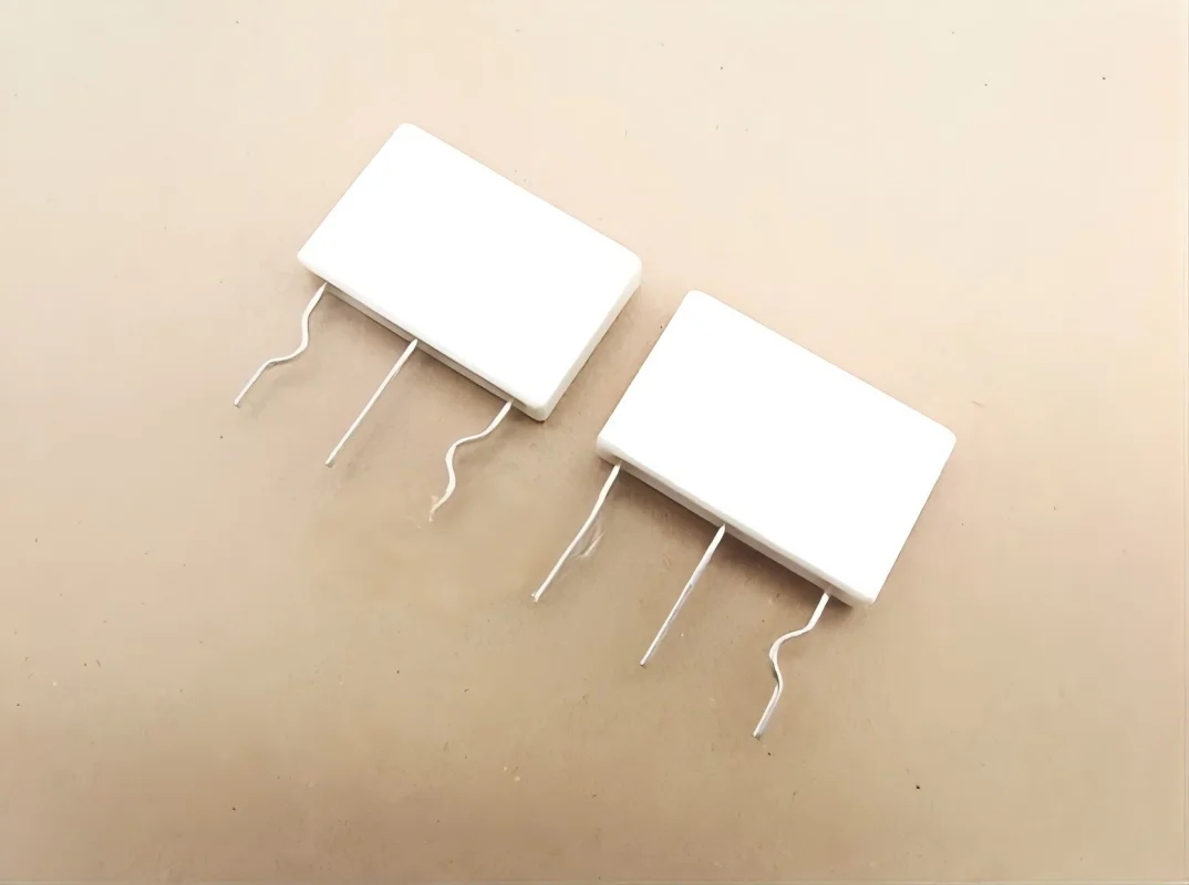 5PCS/lot  BPR55 0.22R 220MR 5W+5W BPR55CFR22K power amplifier three pin ceramic cement resistor
