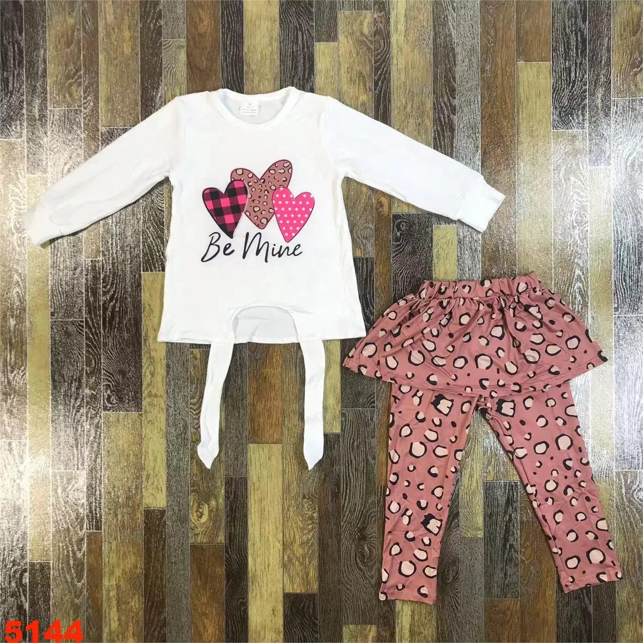 Blue Valentine's day Girls baby clothes Sets top, T-shirt + trousers, bell-bottoms love pattern of childrens clothing