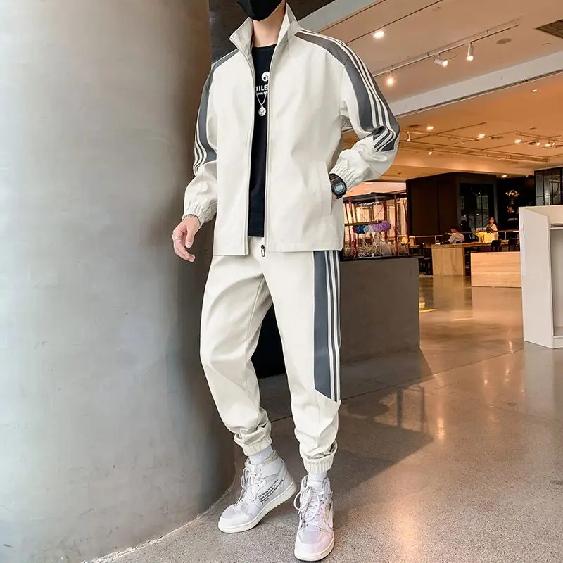 

Men Spring/Fall Sportswear Set - Versatile Running Jacket with Classic Stripes, Loose Fit for Casual Workouts & Street Style