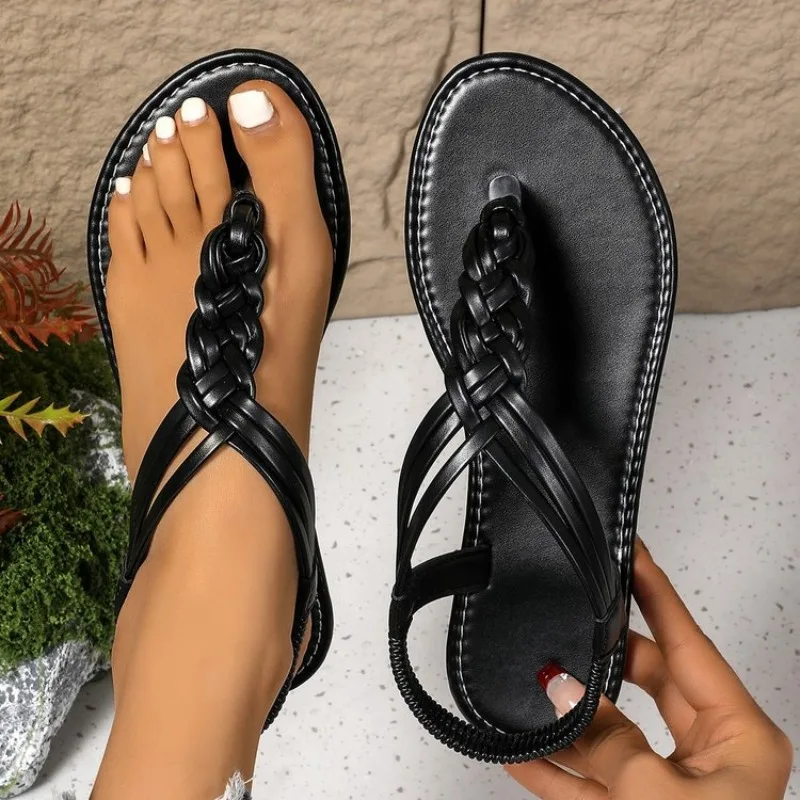 Sandalias planas de moda para mujer, calzado exterior de verano, nuevas sandalias frescas de color sólido con puntera, sandalias de mujer de talla grande transfronterizas.
