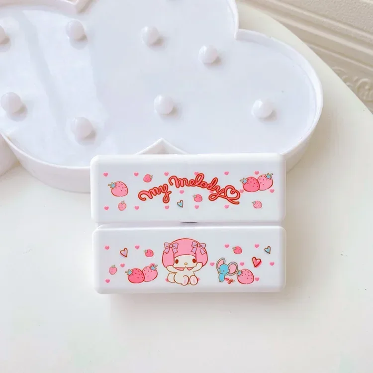 New Sanrio Kawaii Kuromi Hello Kitty Carry-on Small Pill Box Cartoon Cinnamoroll Mini 7-grid Magnet Packaging Storage Box Gift