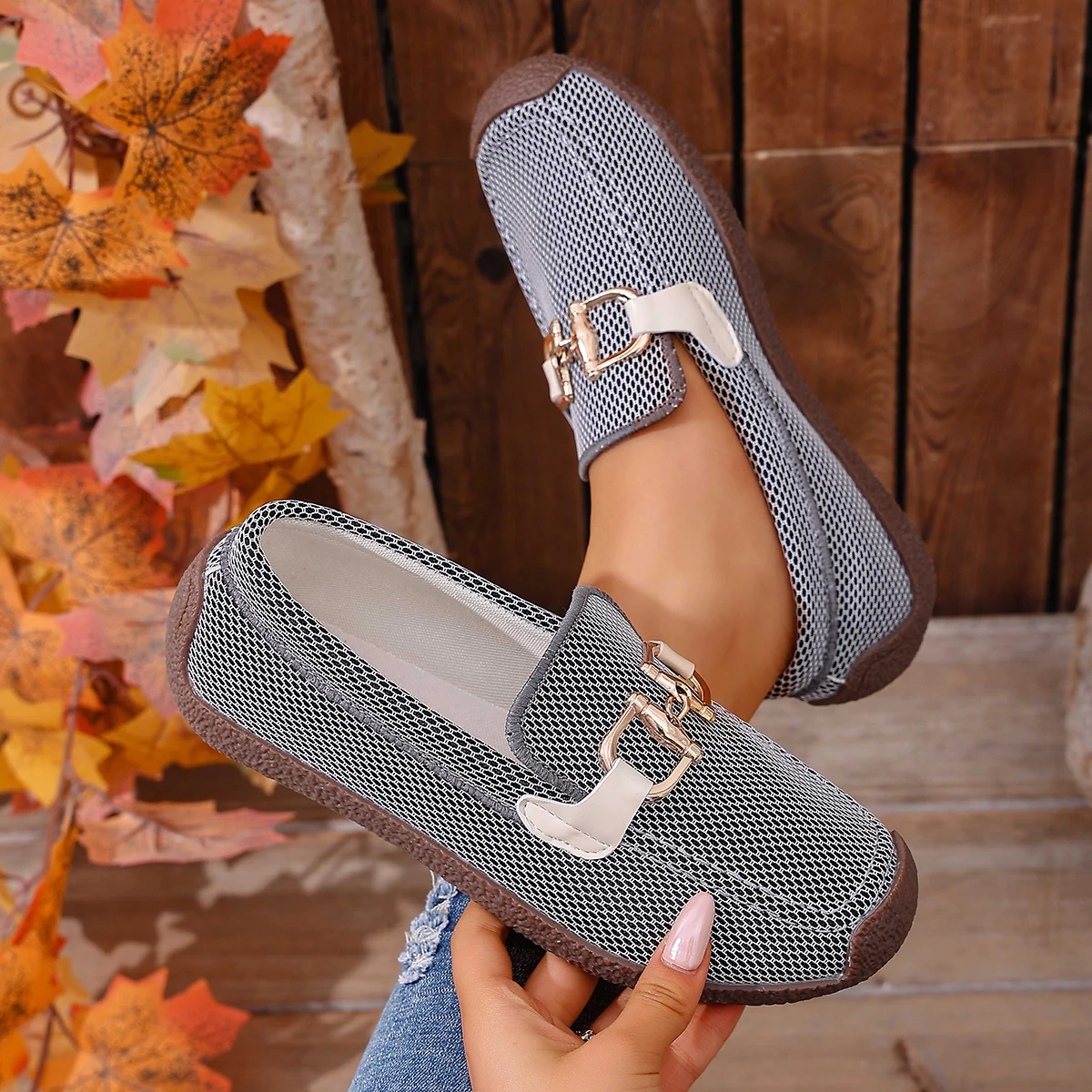 

Women Round Toe Slip-On Sneakers Metal Buckle Comfortable Flat Shoes Spring Autumn New Style Large Size Casual Leisure Sneakers