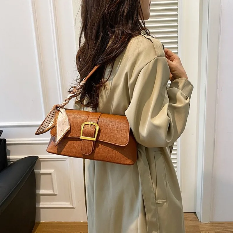 Unique Vintage Diaper Bag Luxury Trendy Designer Paris Fashionable Minimalist Casual Simple Commuter Purse Bag