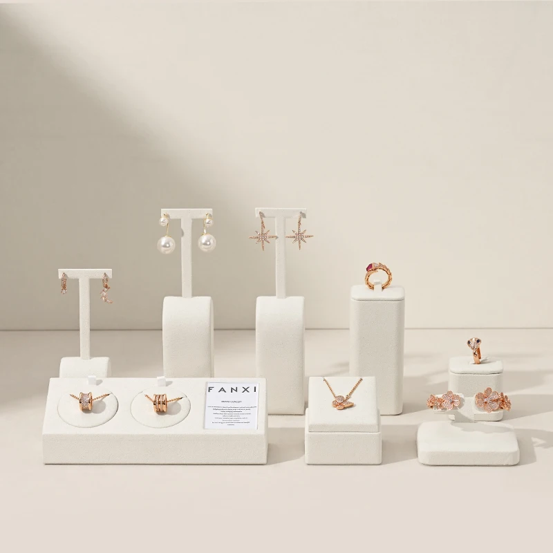 Oirlv Espositore per gioielli beige per anello, orecchino, collana, supporto per bancone della finestra del negozio, per oggetti di scena per esposizione di gioielli