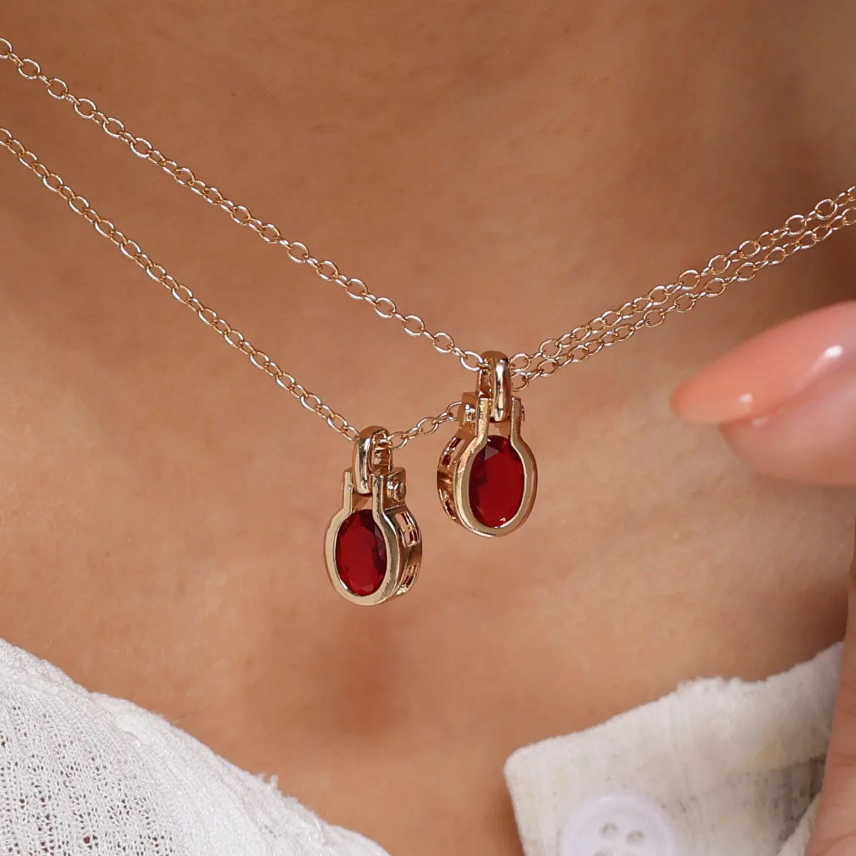Unique Red Zircon Necklace with Hollow Stone Inlay, Personalized Pendant, Color-Preserving Collarbone Chain