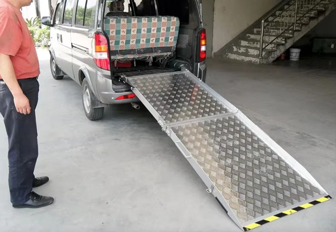 Aluminium manual wheelchair ramp 350 kg capacity Handicap accessible loading lift Car folding entrance ramp