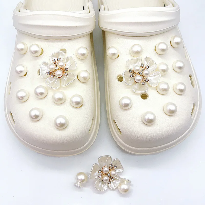 

24PCS Fashion Shoe Charms Set Accessories Hole Shoe Buckle Pearl Fiveleaf Flower DIY 3D Shoes Decorations Kids Party Girls Gift