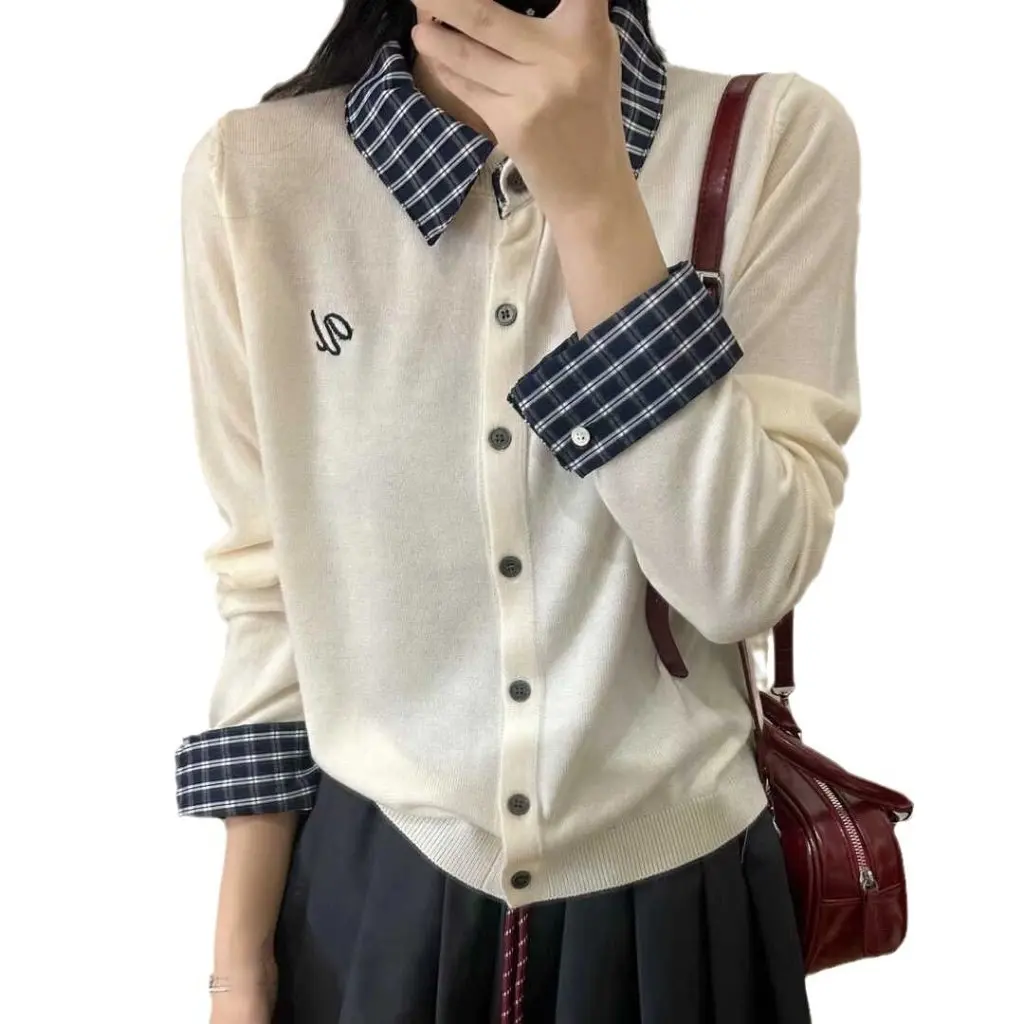 

Women's Autumn Korean Style Plaid Knitted Cardigan Simple Retro Collar Stitching Fake Two-Piece Top Age-Reducing Sweater