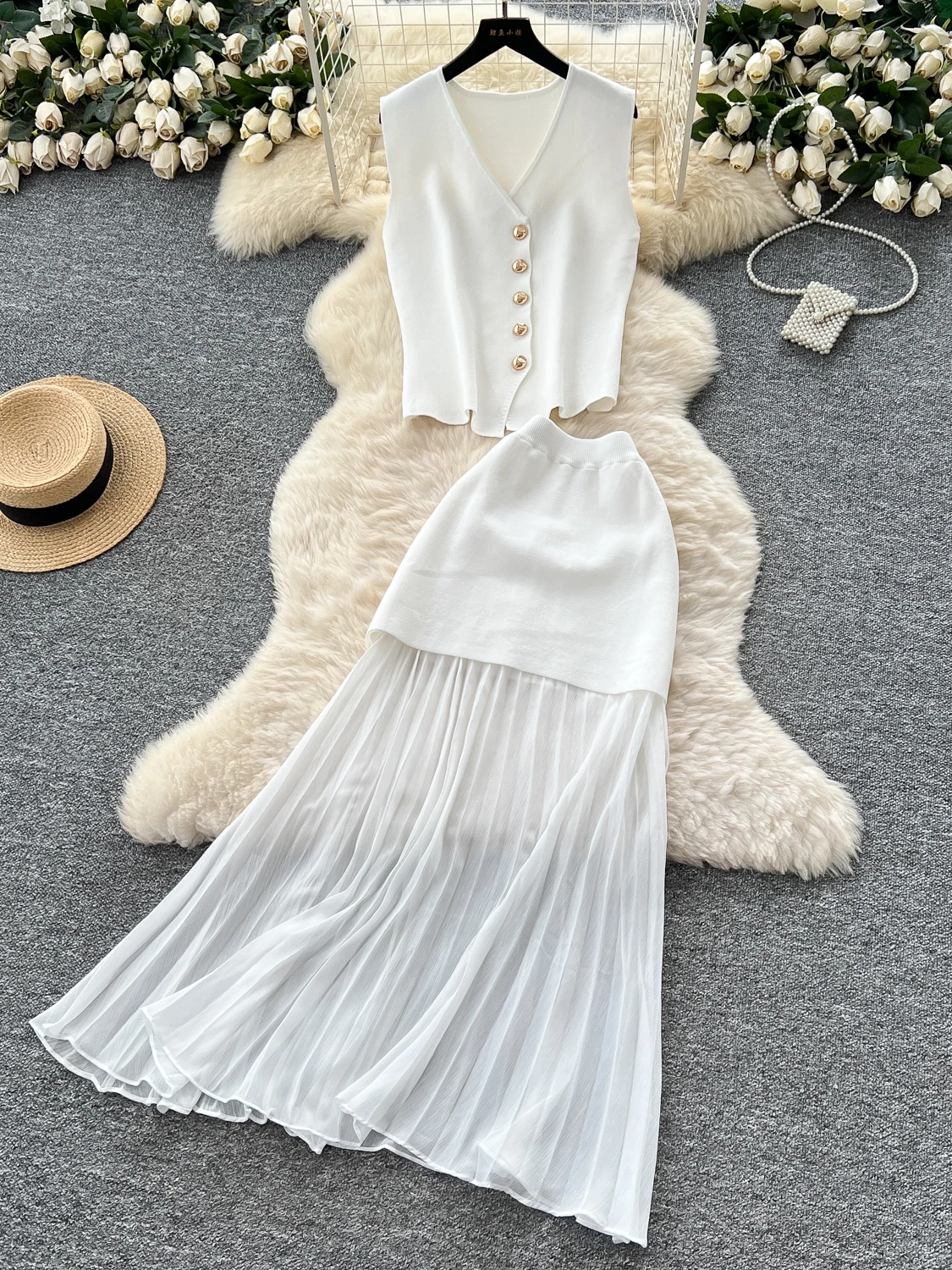 

Комплект трикотажного топа и юбки с высокой талией Me Splice V Ne Svel с металлическими пуговицами Advanced Sensation Sister Sle Faion Set