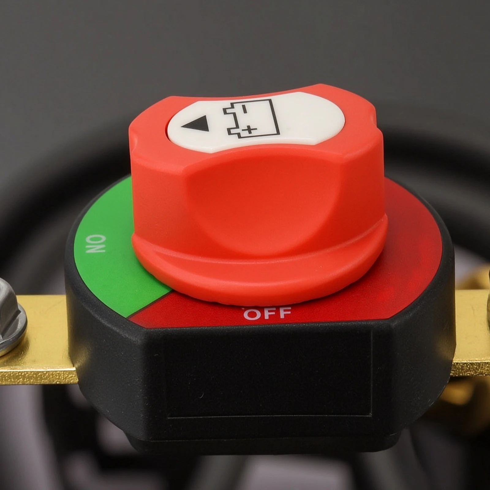 

Battery Terminal Disconnect Switch Easy to Install Rotary Battery Switch Anti-Drain High Conductivity for Car Owners