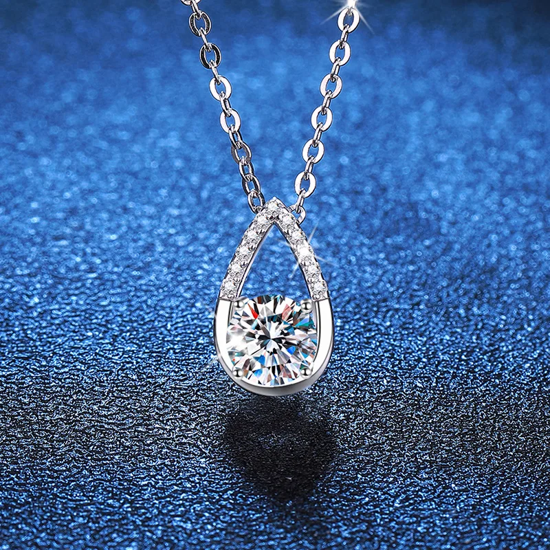 D color moissanite necklace women's light luxury drop-shaped pendant 1 carat silver necklace women's platinum PT950 mark