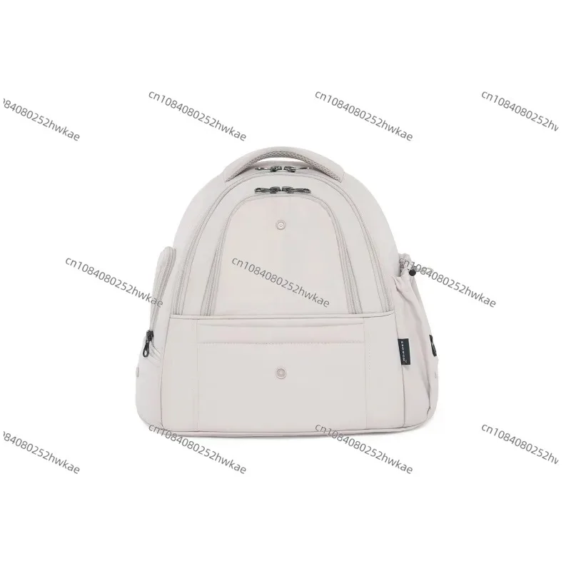 

Suitable for cat bags, large capacity pet backpacks, dog bags, portable and breathable outdoor hiking and camping vehicles