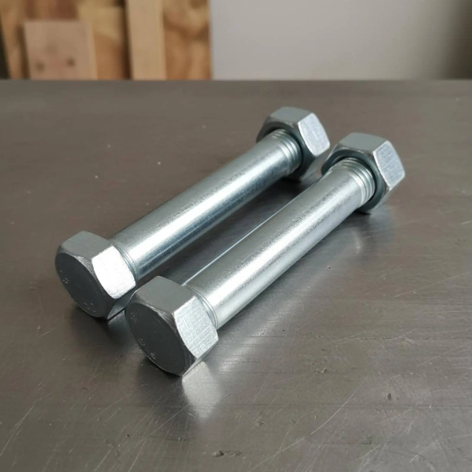 

Многофункциональный гидравлический молот-гидромолот для строительной техники: грейфер для бревен, проникающий в грунт