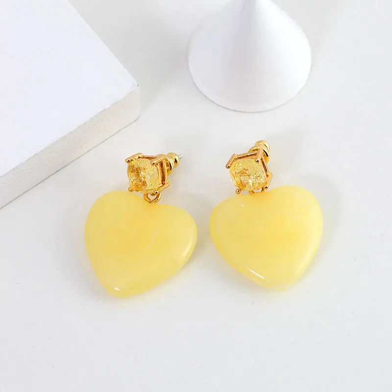 

Fashion Xianzi Same Style Port Wind Vintage Yeallow Heart Resin Dangle Earrings Light Luxury Temperament for Women Office Lady