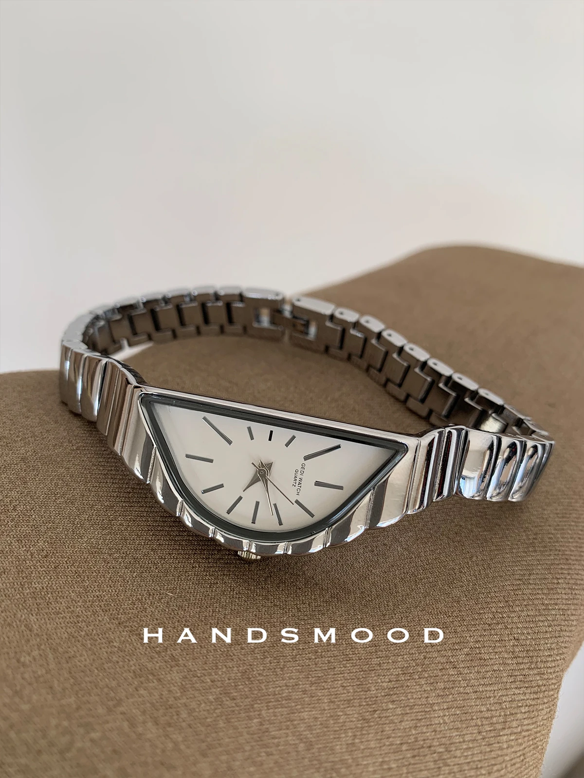 

New women's wristwatchesstylish andsophisticateddesignversatile and easy to matchperfect as a gift for womenwomen's accessories.