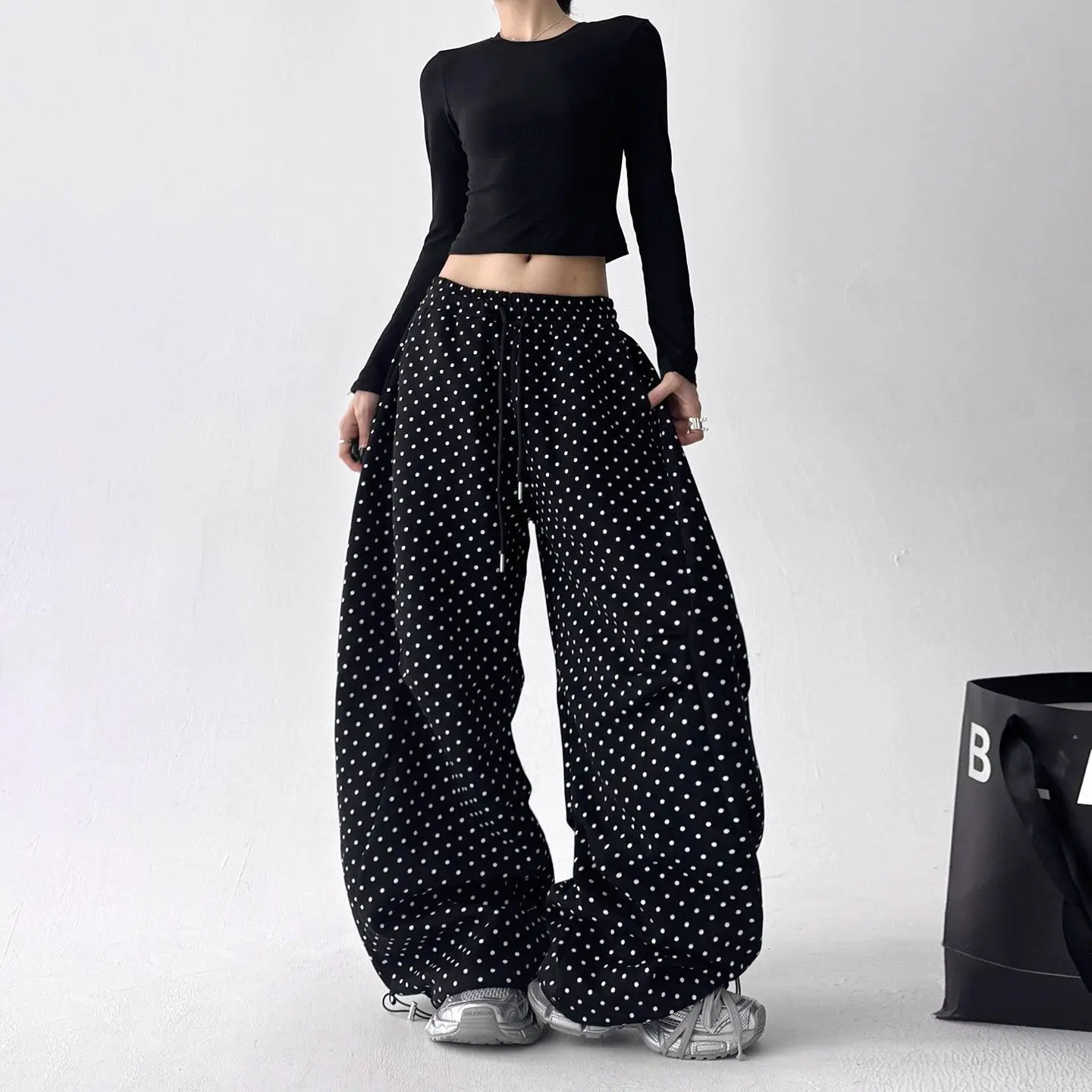 2025 خريف جديد Sweatpants ملابس نسائية كورية مع طباعة نقاط البولكا أنيقة سراويل مستقيمة طويلة سراويل تقليدية