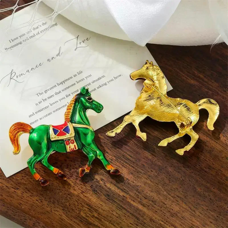 Vintage Enamel Alloy Galloping War Horse Zodiac Pony Brooch Pins Women Men Fashion Clothing Accessories Suit Lapel Corsage Gifts