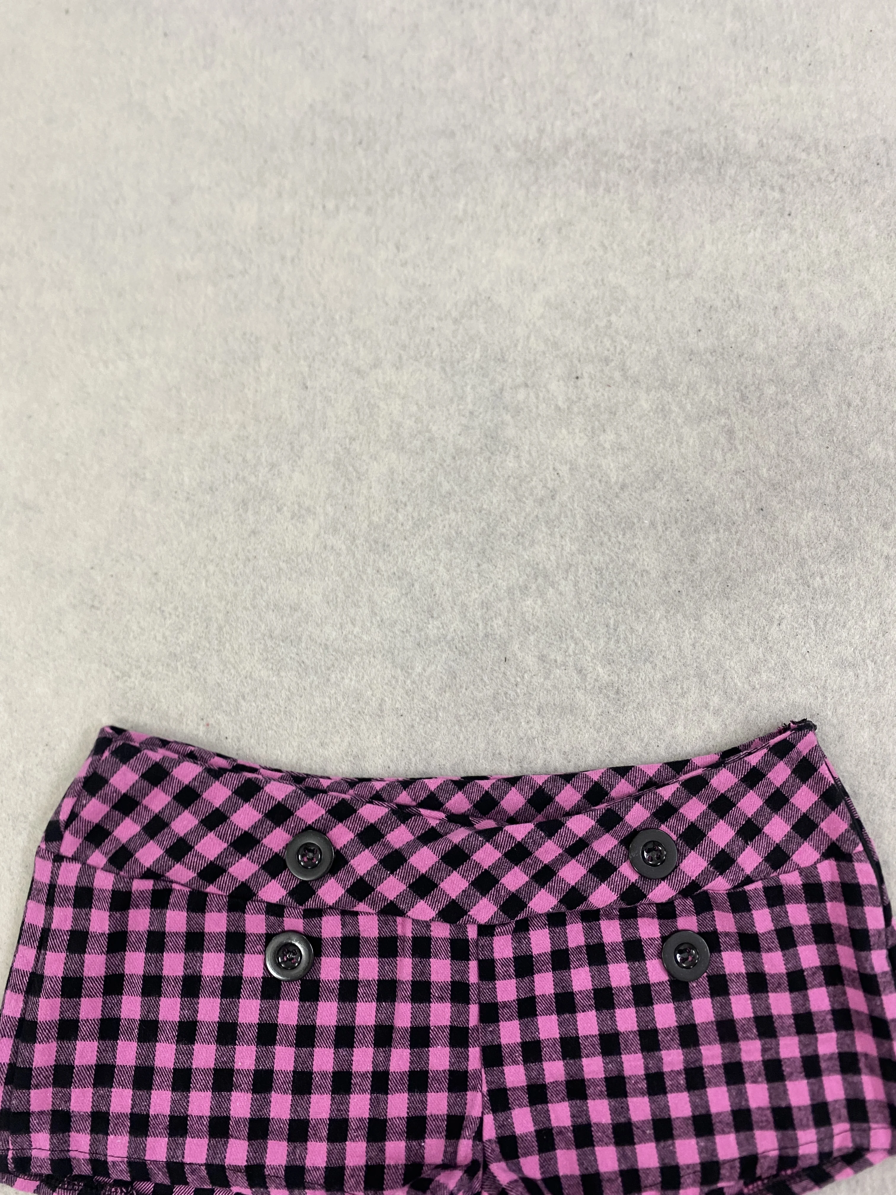 Y2K Süße und Coole Karierte Kurze Hotpants mit Niedriger Taille, Knöpfen und Schlankem Kariemuster, Sommer-Streetwear-Shorts für Mädchen. – Detail 13