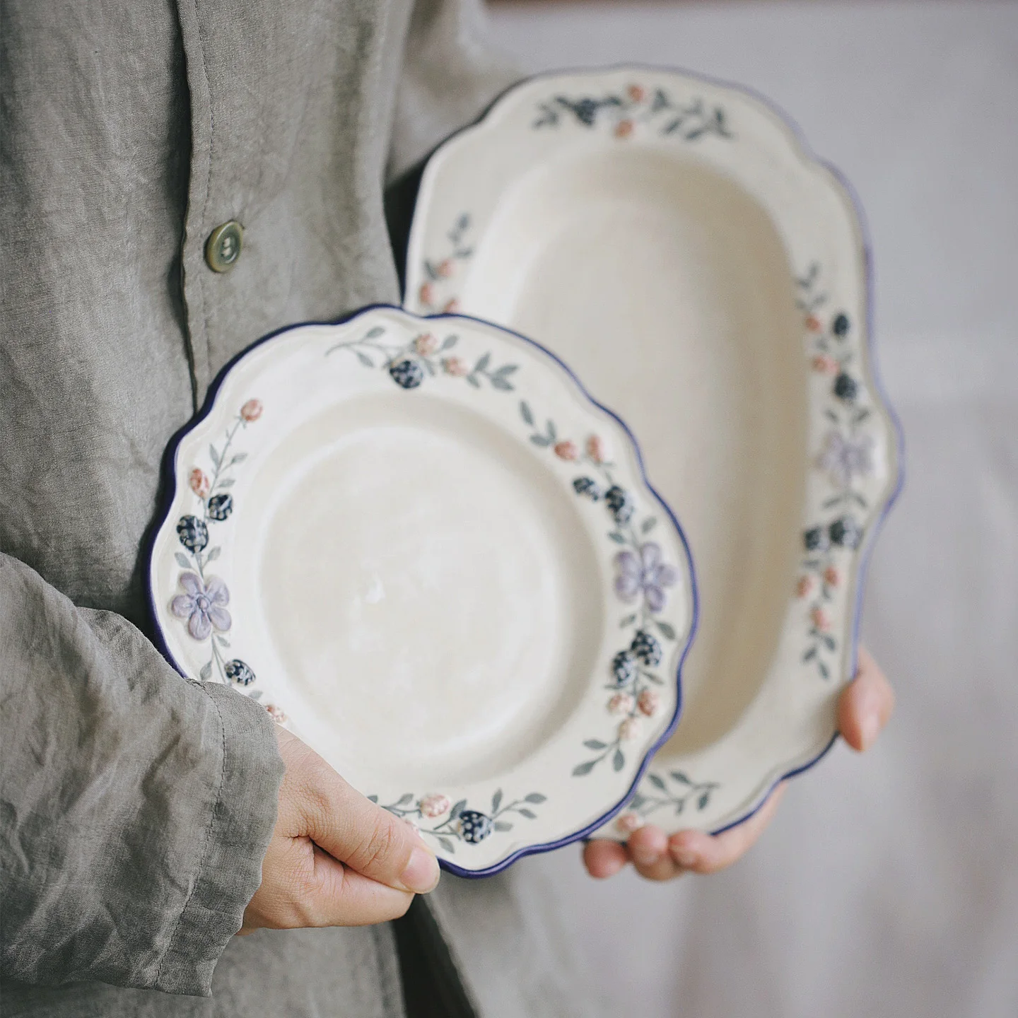 French Style Relief Ceramic Plates Hand Drawn Underglaze Ruched Household Porcelain Tableware Afternoon Tea Dessert Cake Dishes