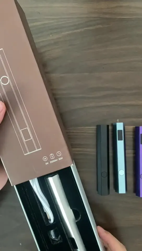 携帯型ハンドヘルドネイルフォトセラピーランプ速乾性ベーキングランプ小型収納タイプ（パープル、ブルー、シルバー、ブラック）ネイルケア用