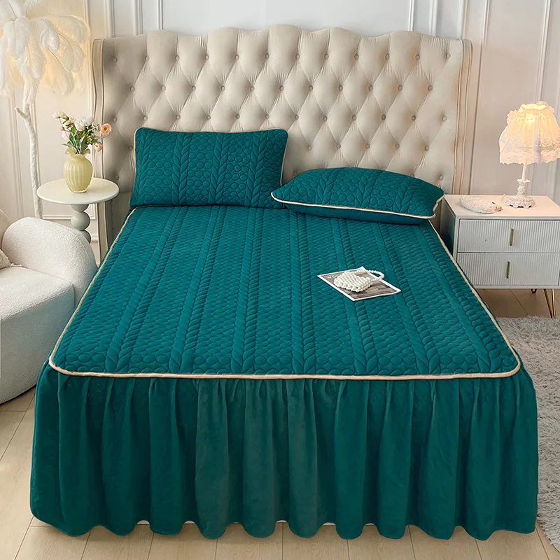 1 piece quilted cotton-lined crystal velvet thickened bed skirt anti-slip bed cover double mattress protector.