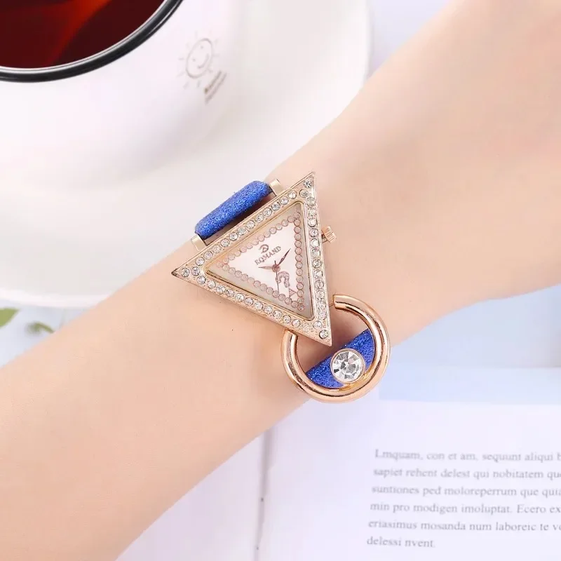 New Women Creative Triangle Rhinestone Dial Quartz Watch Female Light Luxury Design Frosted Strap WristWatch Relojes Para Mujer