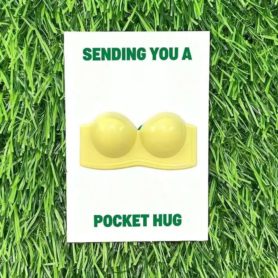 1/5/10/20/50/100pcs Cute A good friend is like a bra Novel bra pocket hug gift card set, synthetic resin, unique encouragement c