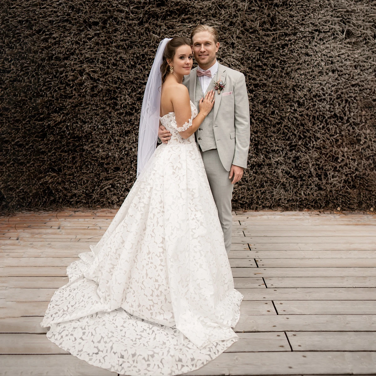 Big Size Floral Lace Off Shoulder Wedding Gowns Brush Train Sweetheart Princess Elegant Customized Boned Rustic Bridal Dress