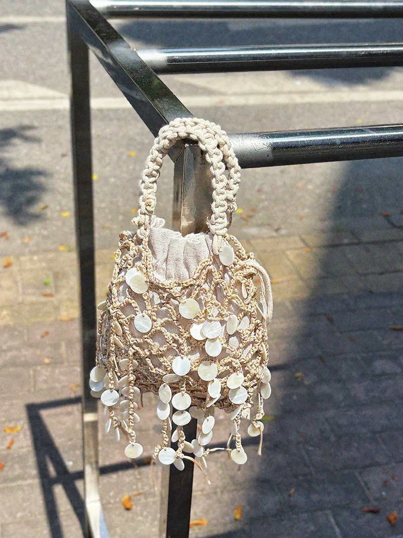 

Handbags Fish Scales Tassel Tote Bag Handmade Hollow Woven Bags for Women Luxury Rope Knitting Shoulder Bag New Sequin Clutch