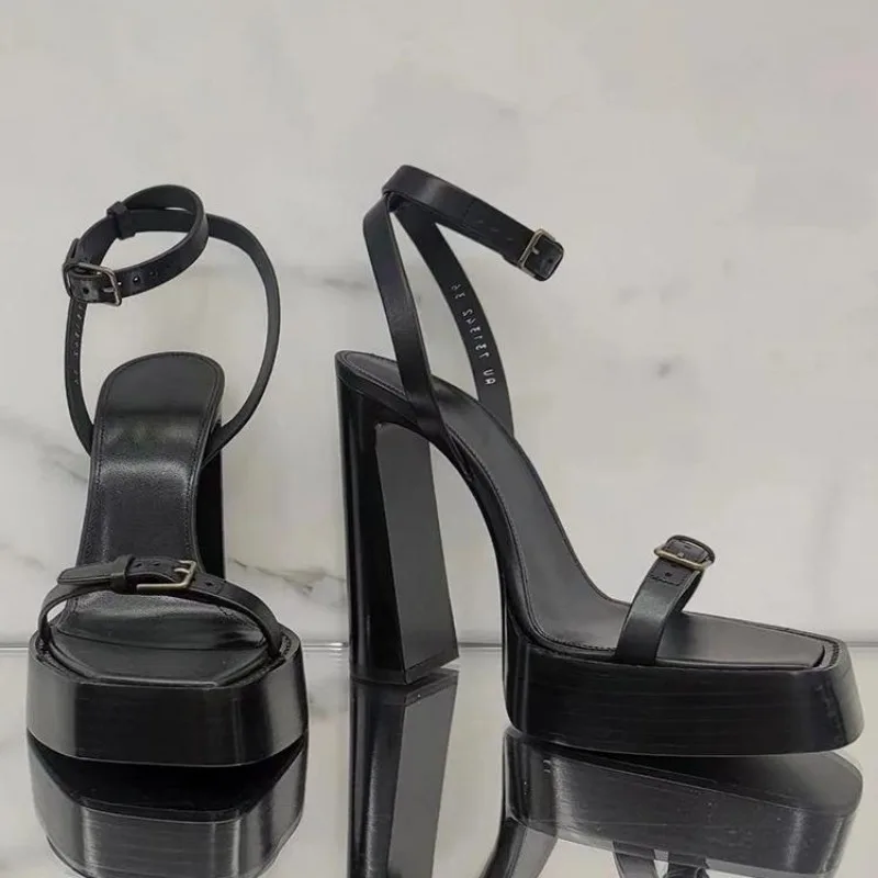 ホット販売 2025 新しい夏の女性のサンダルハイヒールエスパドリーユプラットフォームバックルストラップハイヒール漆塗りのファッションラインストーン 1