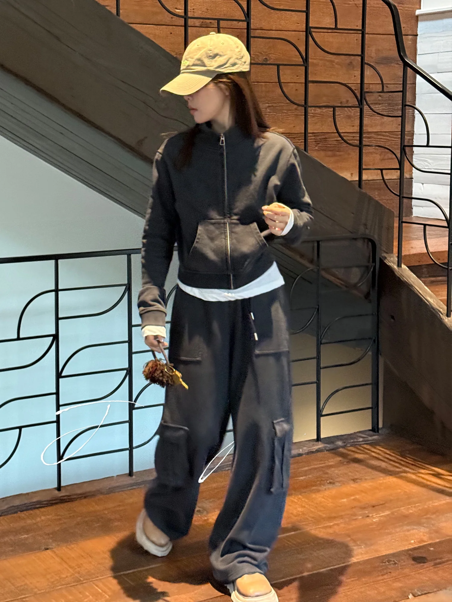 

Jaajaaa Paris Spring 2026 Slim Fit Casual Sweatshirt Workwear Wide Leg Pants Sportswear Set Versatile Comfortable Breathable ...