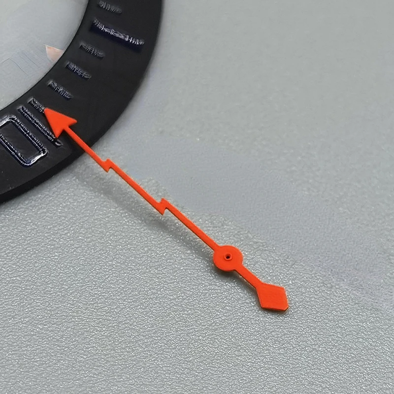 สายฟ้าเข็มนาฬิกาเข็มเหมาะสำหรับ NH35 NH36ดัดแปลงกันน้ำผีนาฬิกาอุปกรณ์เสริมสีดำประกอบตัวชี้