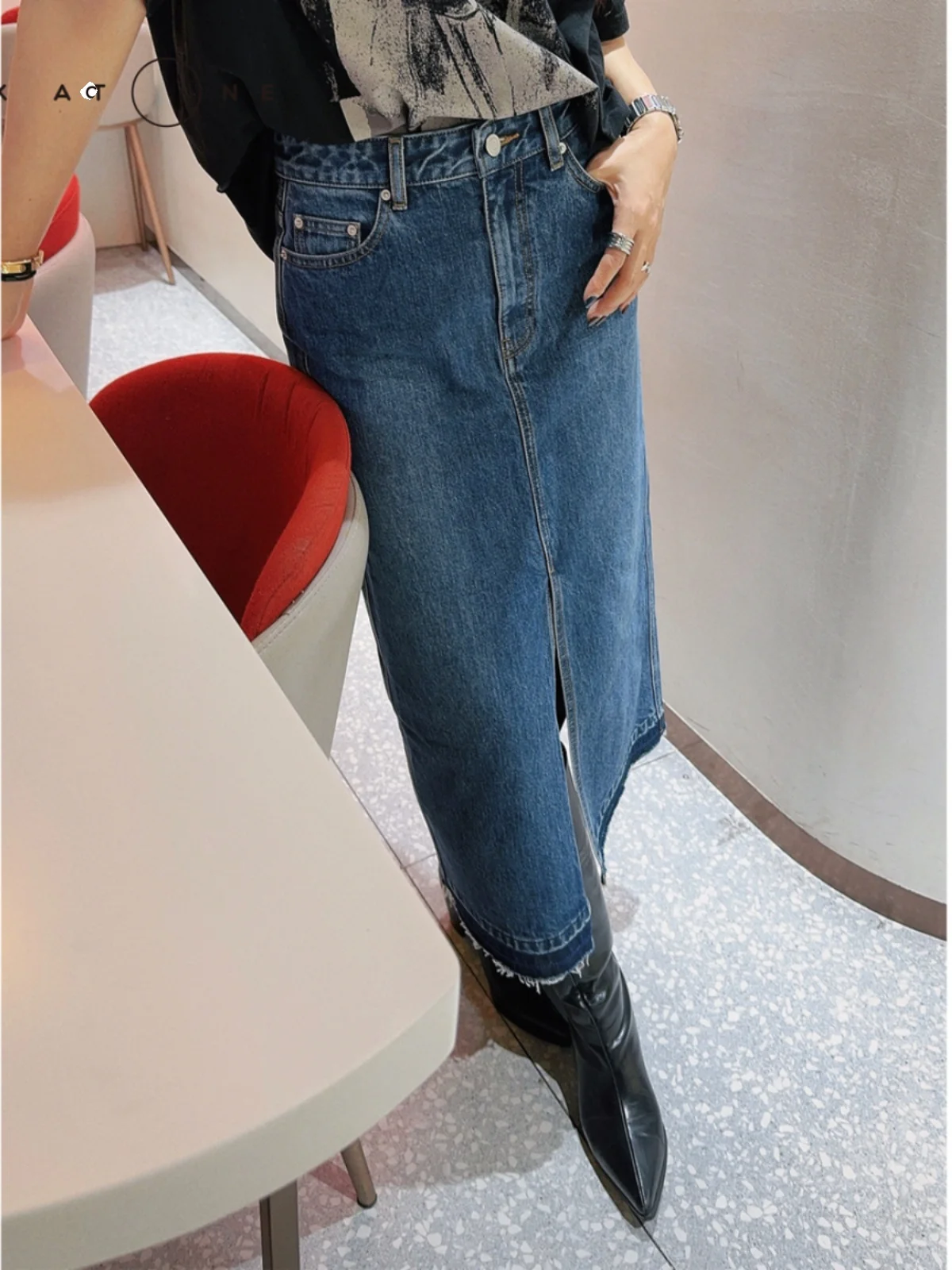 

Waed Denim f Skirt with Frayed Hem And Front Slit for Women Stand Fit H pe Cotton Material Casual Daily Wear