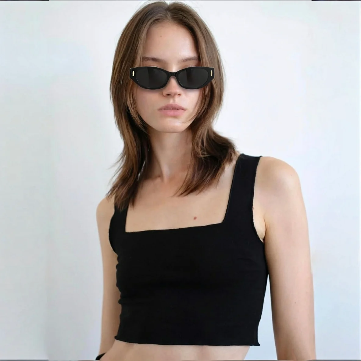Y2K Retro-Stil Designer-Damen-Cat-Eye-Sonnenbrille, mit personalisierten Metall-Buchstabenakzenten, vielseitige Sonnenschutz