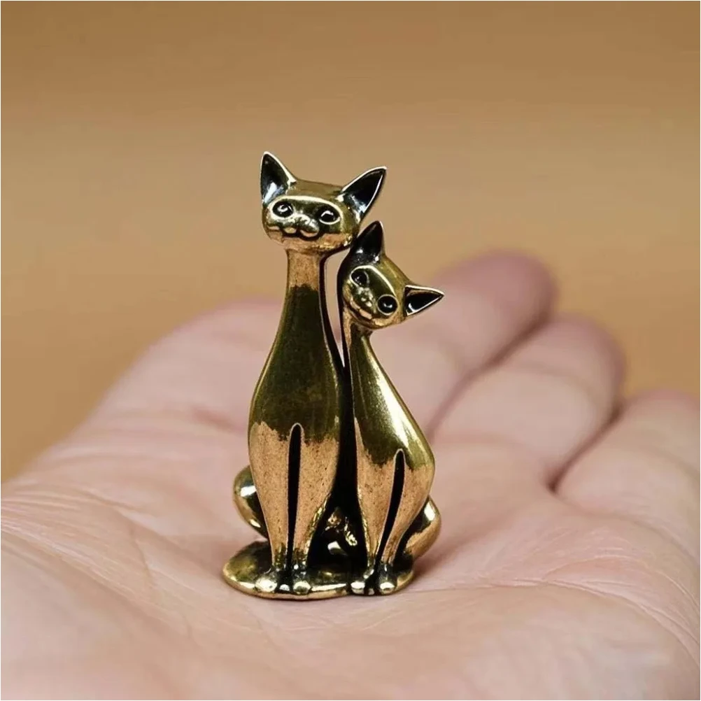Couple Cat Ornament Vintage Brass Sculpture Art Piece Intertwined Loving Cats Artwork for Home Office Cat Statue Home Decoration