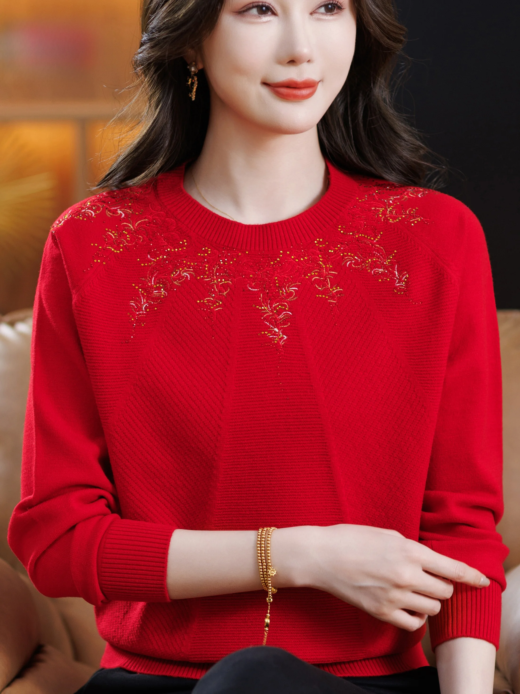 

Faionable вязаная основа irt round Ne красный трикотаж для женщин среднего возраста и ly Mommy Sle осень-зима Новое поступление