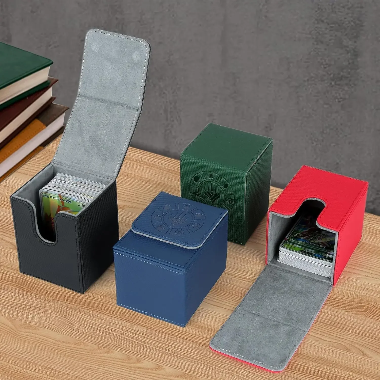 صندوق بطاقات، 110+ صندوق تخزين MTG مع 50 قطعة من حافظة البطاقات، حافظات بطاقات التداول القابلة للجمع للقيادة السحرية والمزيد