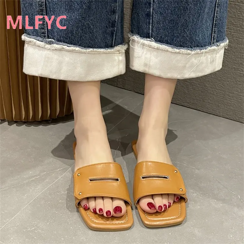 Sandals slippers for women 2023 summer new square head comfortable women's slippers casual simple flat sandals for external wear