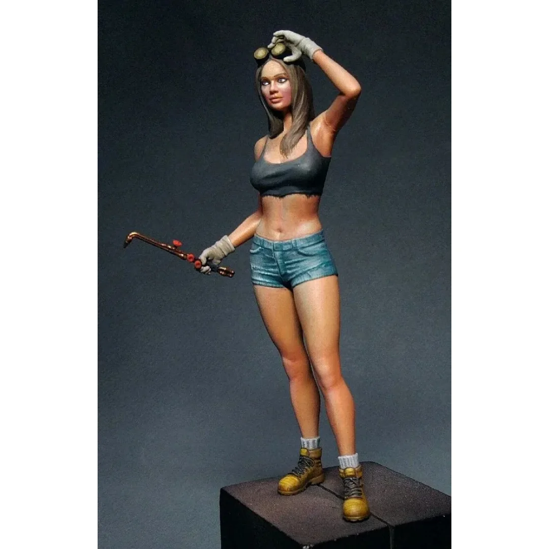 1/35 Resin Figure Unpainted Model Kit, Gas Welder Girl Unassembled and unpainted GK,