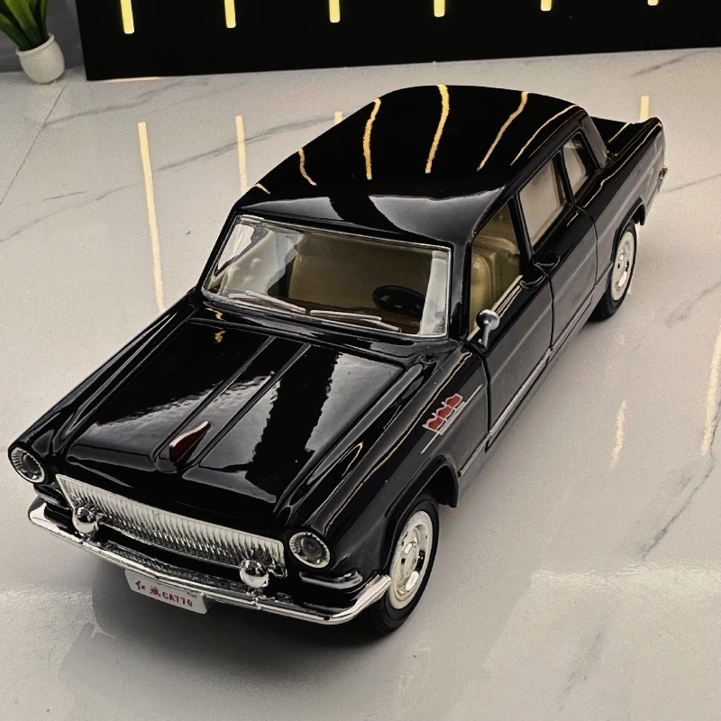 

China Made Limited Edition 1:32 Hongqi CA770 Sound and Light Pull Back Toy Car Music Model Boy Gift