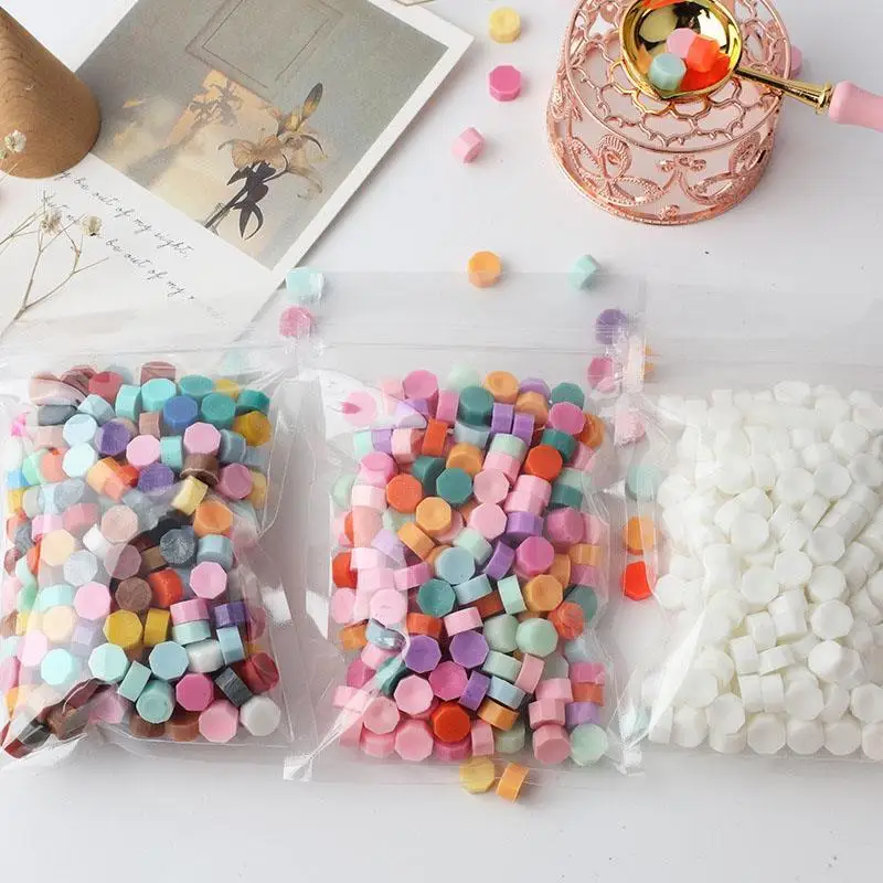 100 sztuk w worku koraliki woskowe lśniący pieczęć woskowa cząstki woskowe DIY zaproszenie ślubne dekoracje rzemiosło woskowe narzędzia do tworzenia