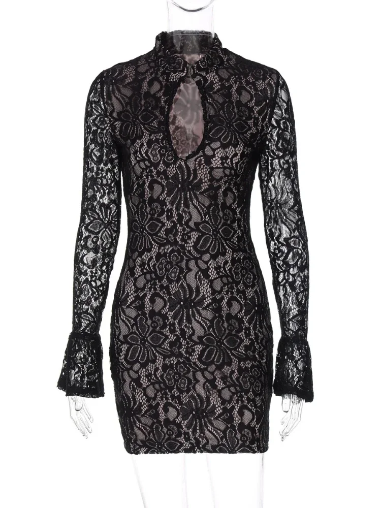 Modna sukienka mini z koronką, z wycięciami, rozkloszowanymi rękawami, idealna na wieczorne przyjęcia, elegancka, dopasowana, prześwitująca, do klubu nocnego.