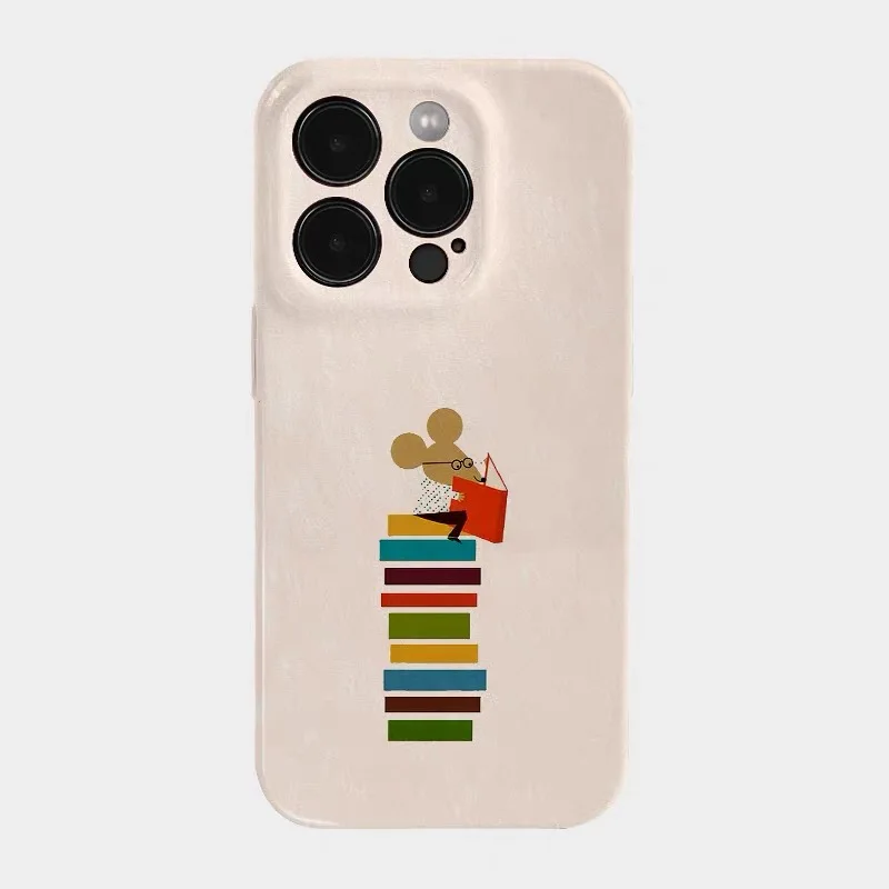 

The Beige Mouse Who Loves Reading Phone Case for IPHONE 17 Air 16E 15 PROMAX 14 Plus 13 12 MINI 11 PRO XR XS Acrylic Phone Cover