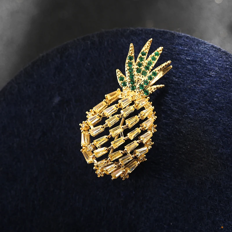 Pretty Cute Full Zircon Paved Pineapple Copper Lapel Pins Hollow Out Ananas Brass Brooches Fruit Jewelry Bag Backpack Jacket