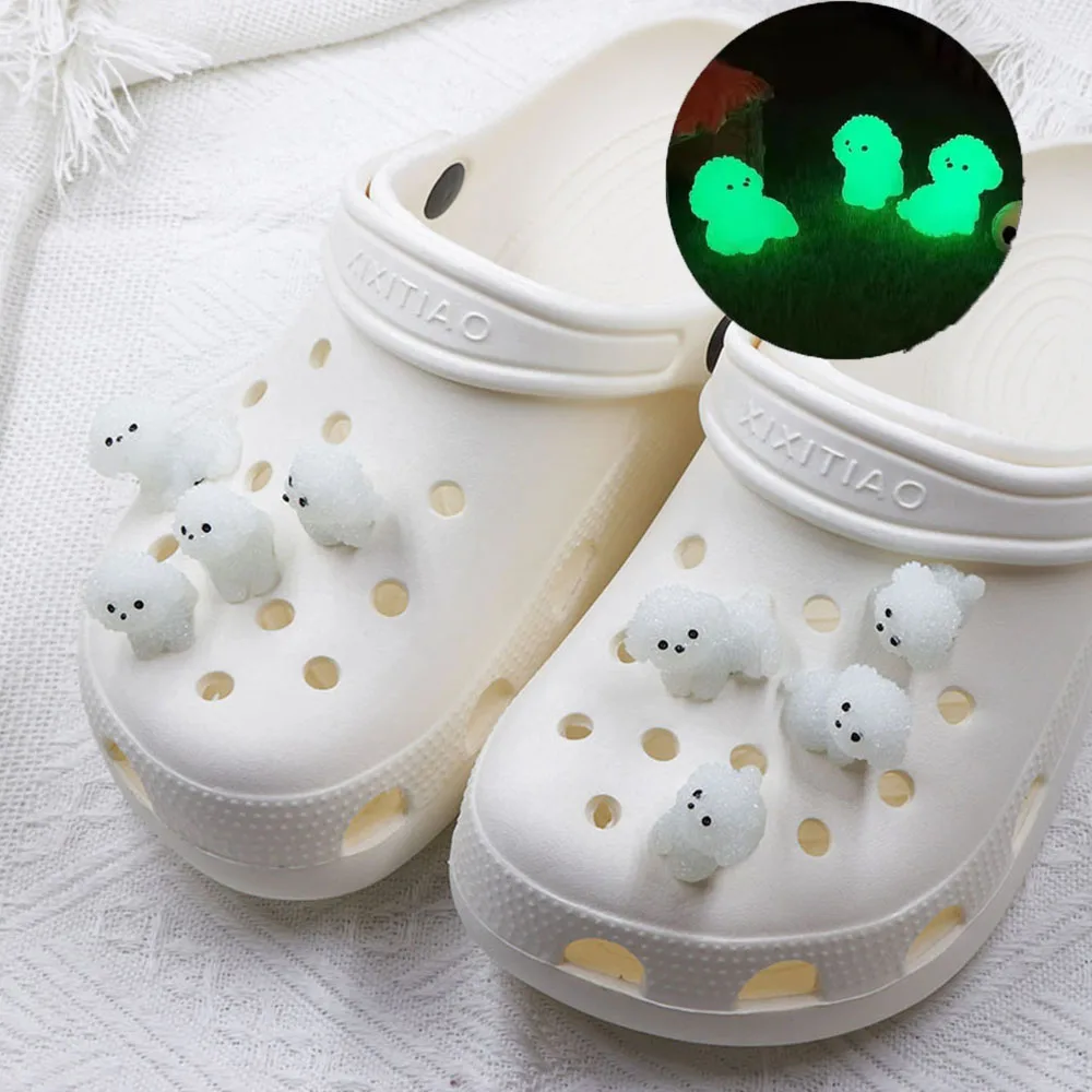 

4/8PCS Set 3D Mini Cute Puppy Shoe DIY Charms Set Accessories Hole Shoe White Luminous Puppy Detachable Pins Accessories