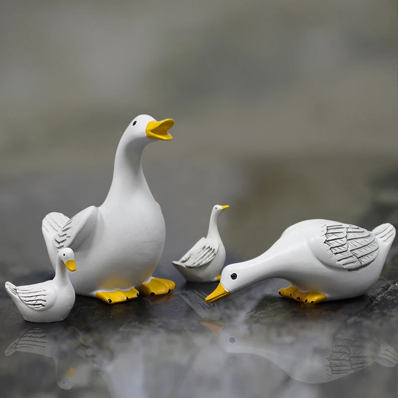 4Pcs Resin Duck Family Statue Lifelike Goose Figurine Waterproof Outdoor Garden Decor Cute Animal Sculpture for Patio Lawn Yard